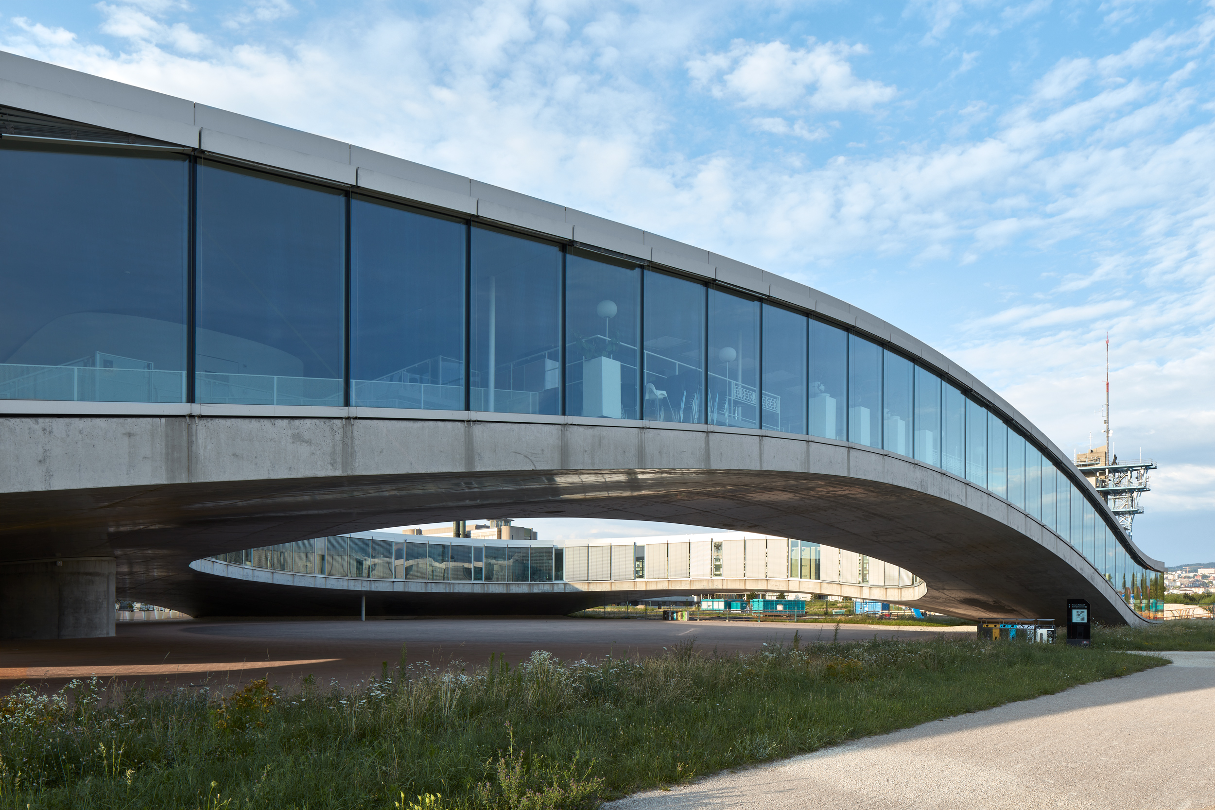 Rolex Learning Center –  SANAA / Kazuyo Sejima + Ryue Nishizawa – Ecublens/Lausanne, Switzerland