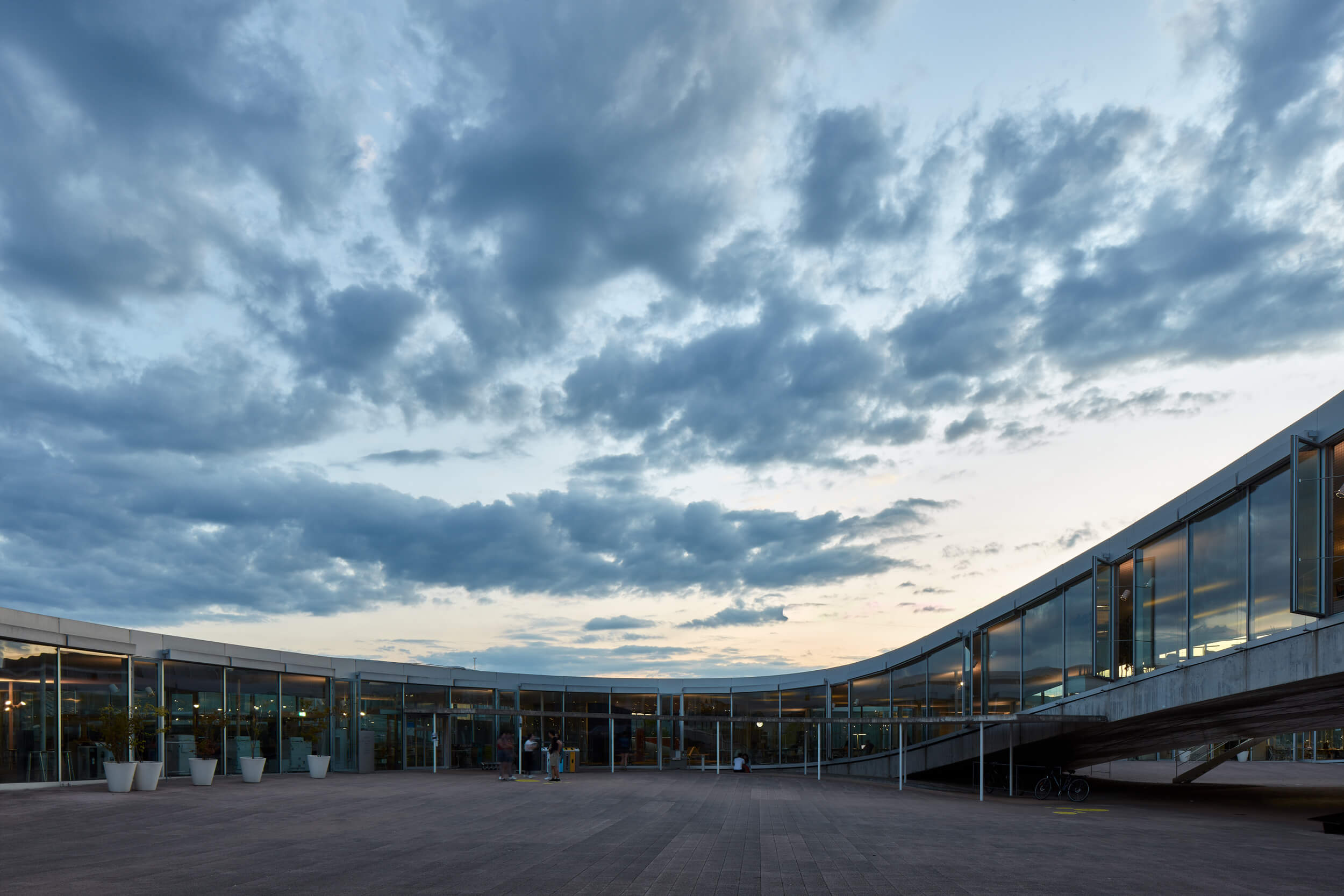 Rolex Learning Center –  SANAA / Kazuyo Sejima + Ryue Nishizawa – Ecublens/Lausanne, Switzerland