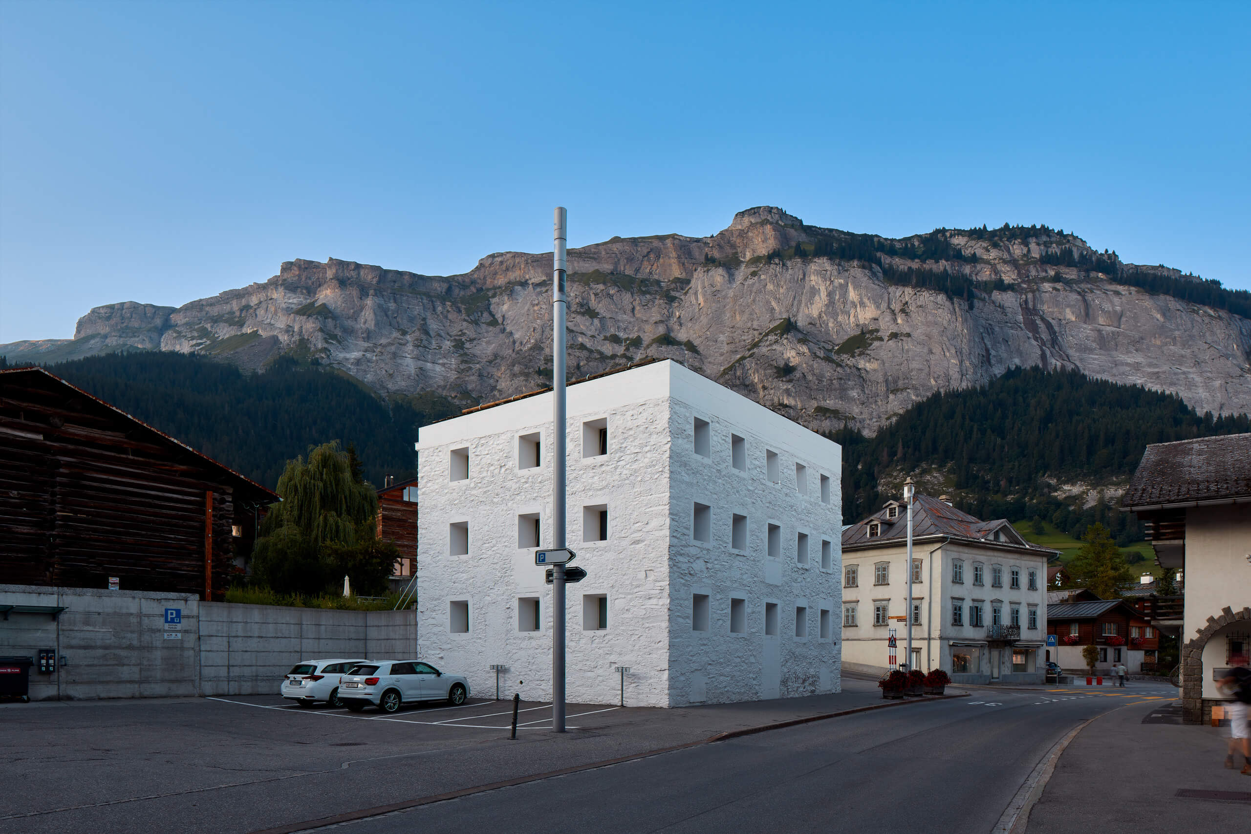 Federico_Covre_Valerio_Olgiati_Das_Gelbe_Haus_Flims_CH_2019_02 Federico_Covre_Valerio_Olgiati_Das_Gelbe_Haus_Flims_CH_2019_02