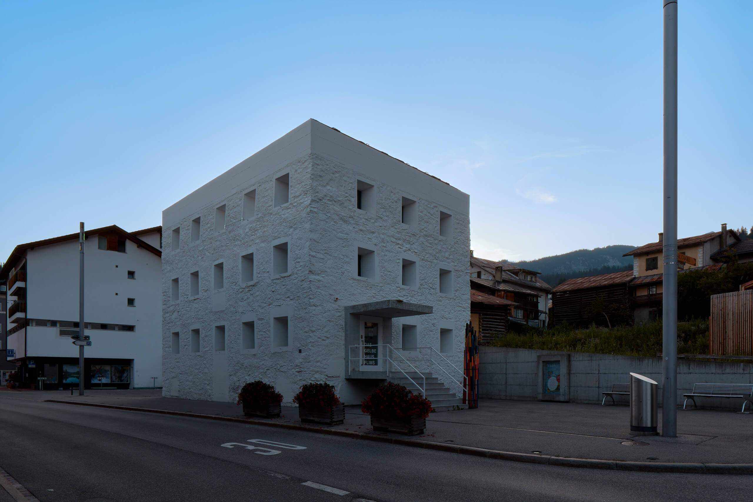 Federico_Covre_Valerio_Olgiati_Das_Gelbe_Haus_Flims_CH_2019_05 Federico_Covre_Valerio_Olgiati_Das_Gelbe_Haus_Flims_CH_2019_05