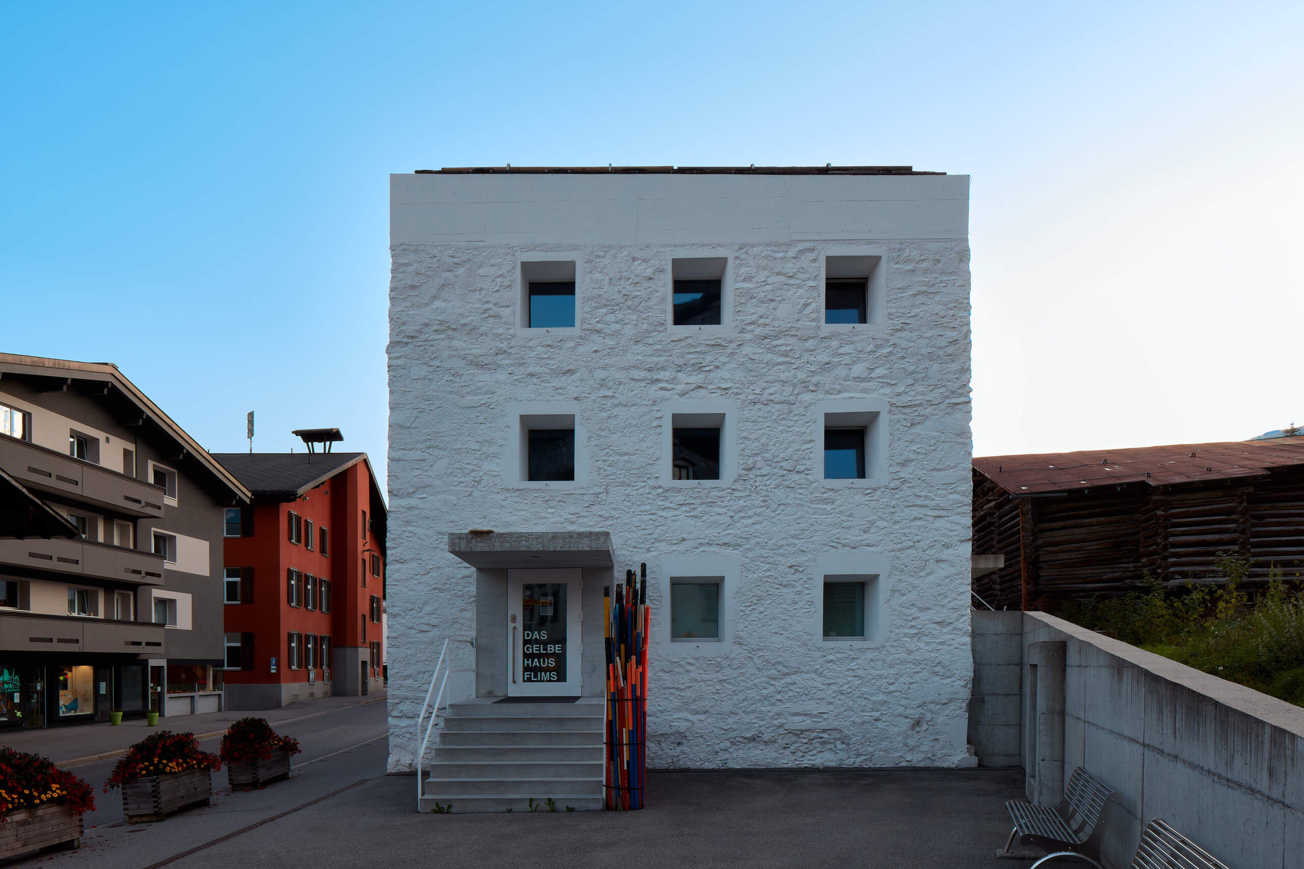Federico_Covre_Valerio_Olgiati_Das_Gelbe_Haus_Flims_CH_2019_06 Federico_Covre_Valerio_Olgiati_Das_Gelbe_Haus_Flims_CH_2019_06