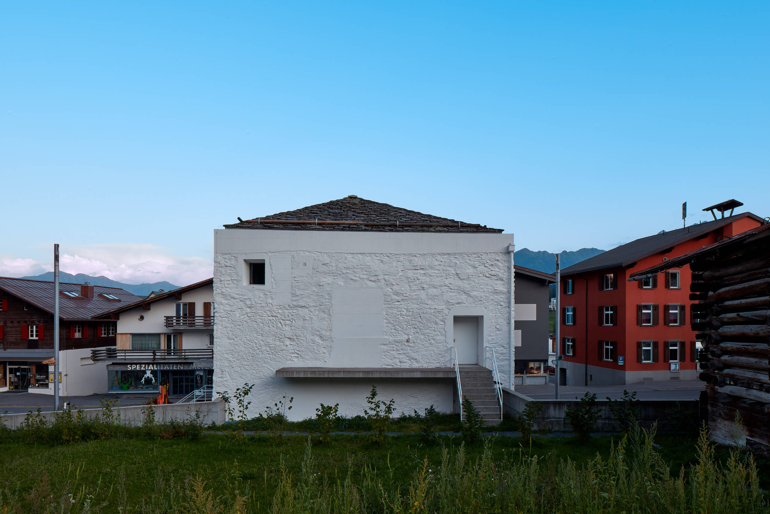 Federico_Covre_Valerio_Olgiati_Das_Gelbe_Haus_Flims_CH_2019_09 Federico_Covre_Valerio_Olgiati_Das_Gelbe_Haus_Flims_CH_2019_09