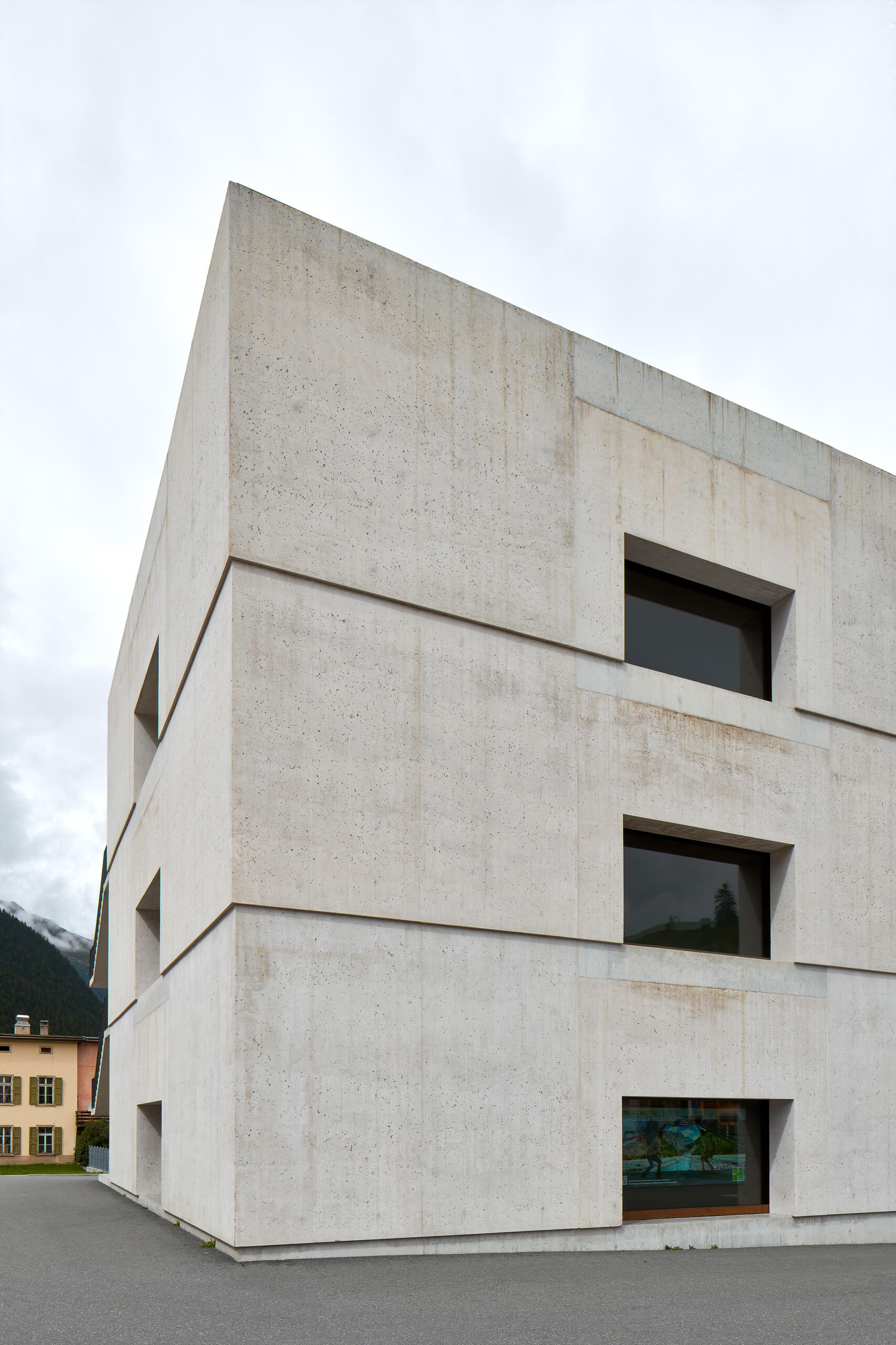 Schweizerischer Nationalpark – Zernez – Switzerland – Arch. Valerio Olgiati Schweizerischer Nationalpark – Zernez – Switzerland – Arch. Valerio Olgiati