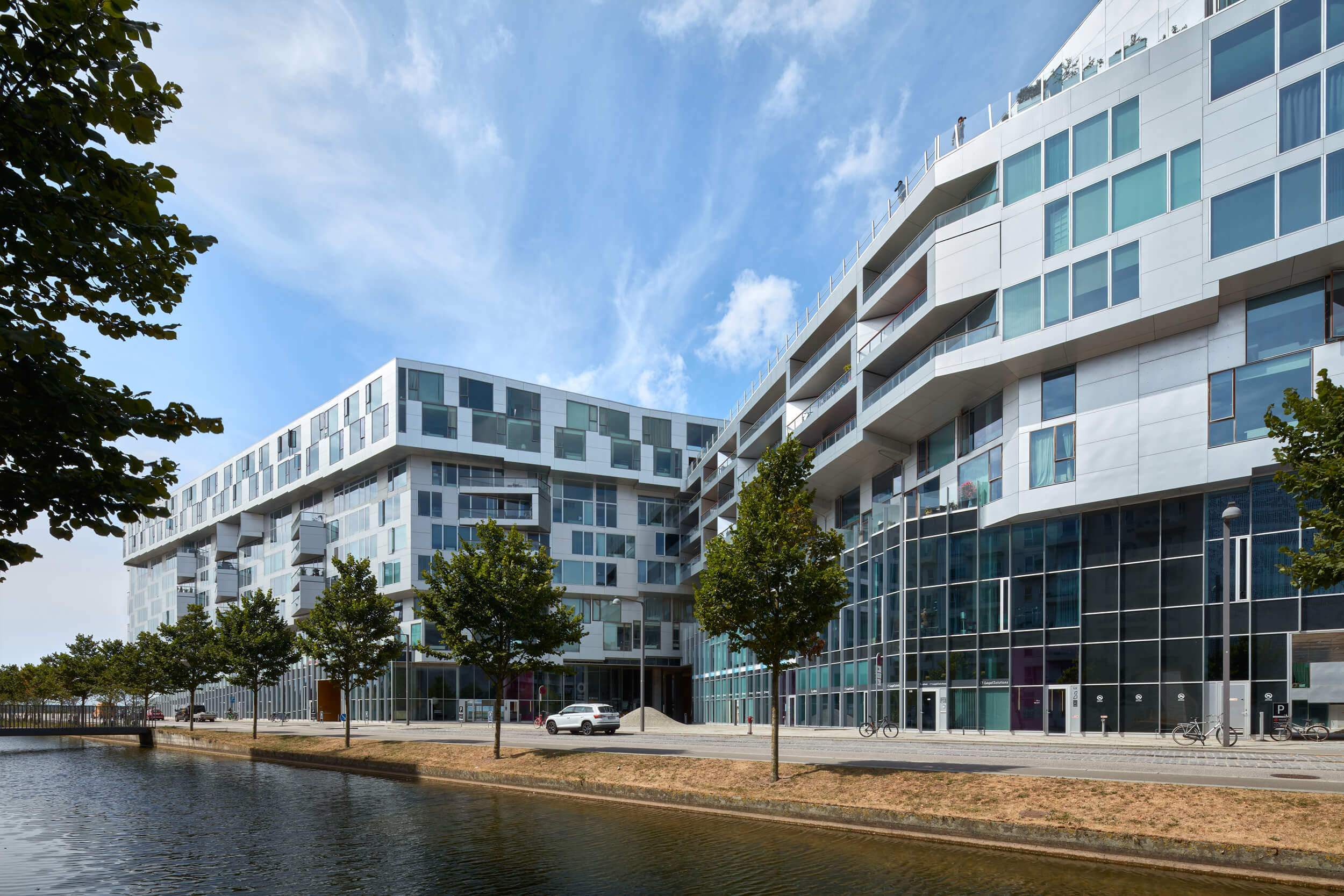 8 Taller – 8 House