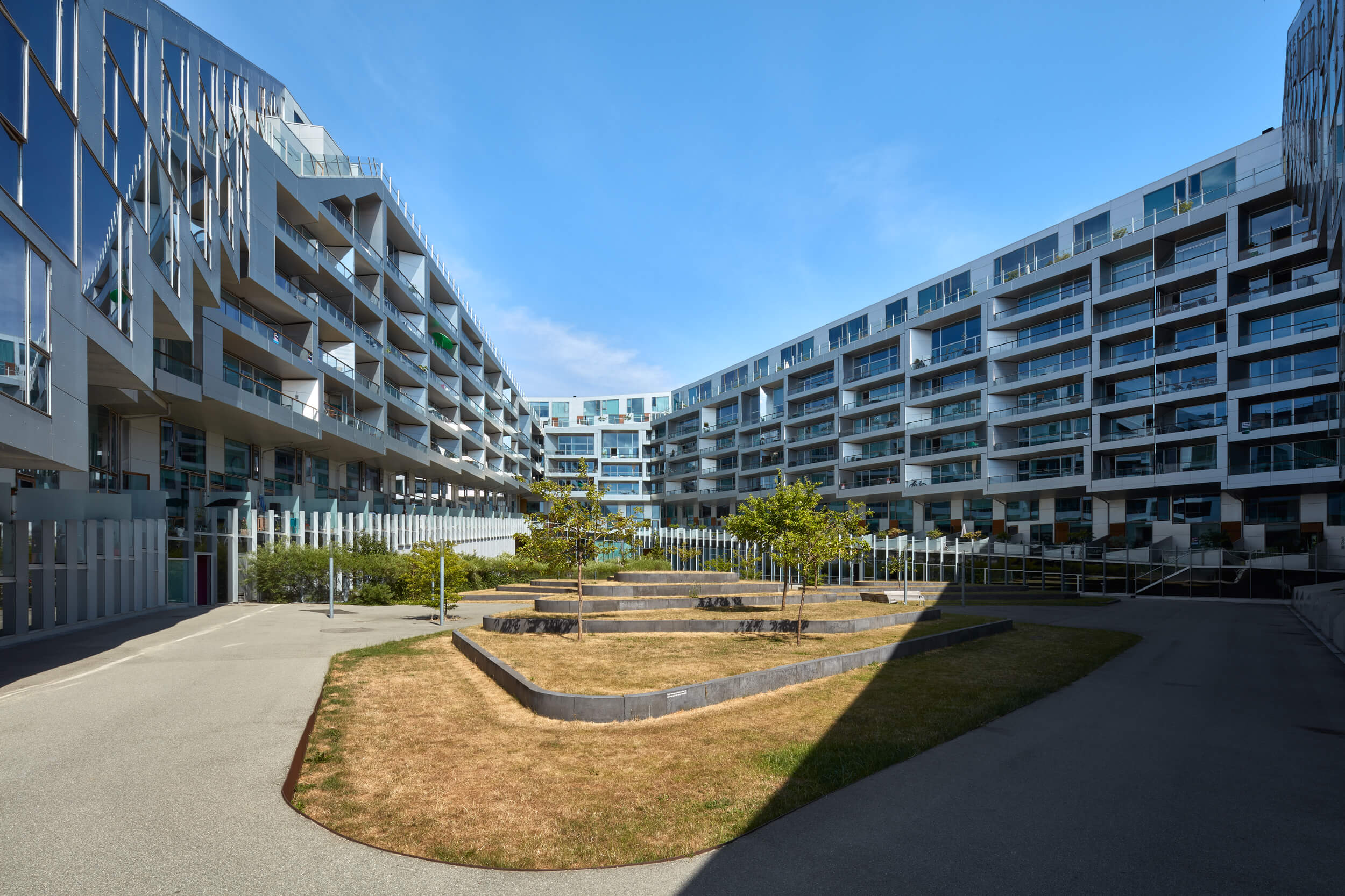 8 Taller – 8 House