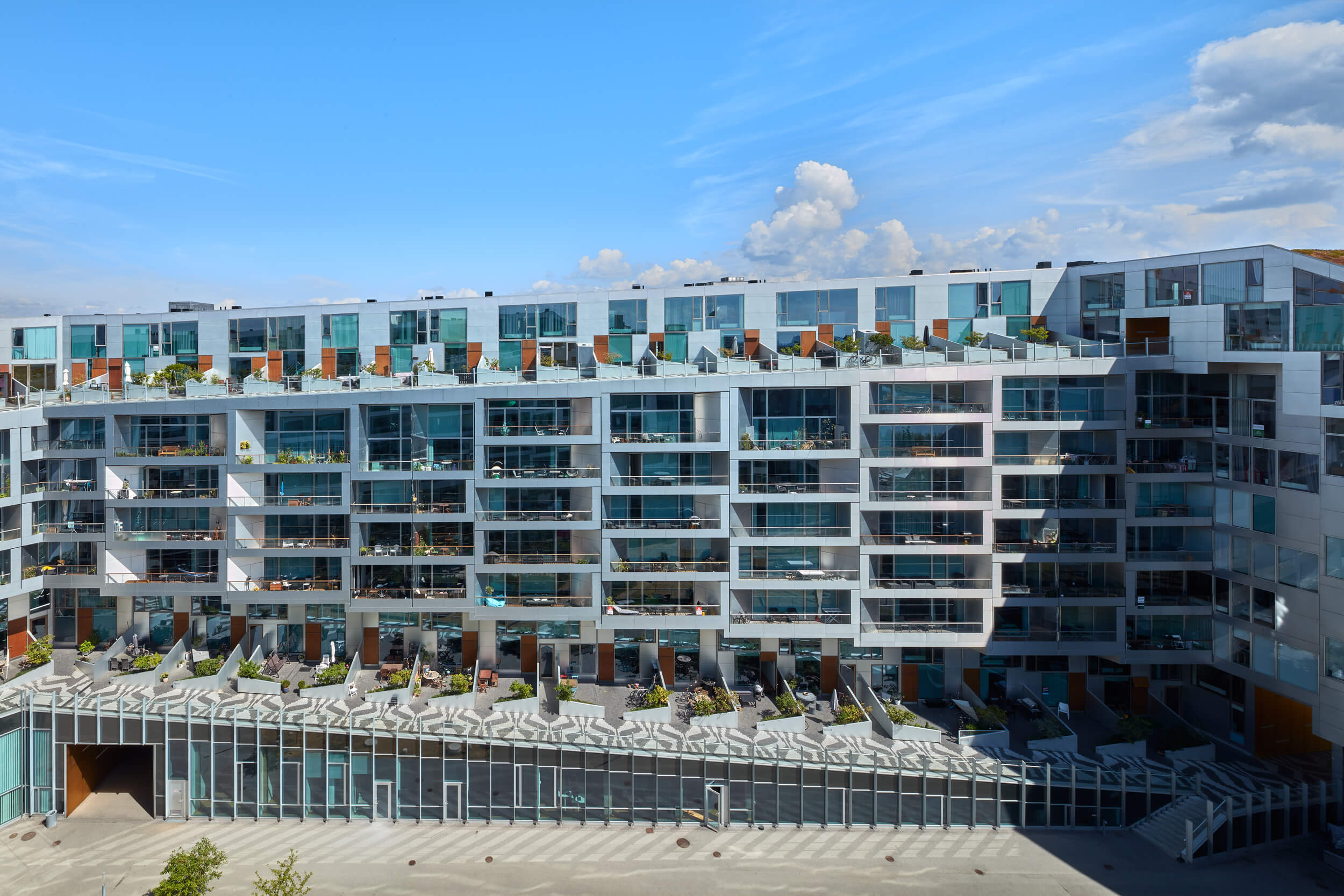 8 Taller – 8 House