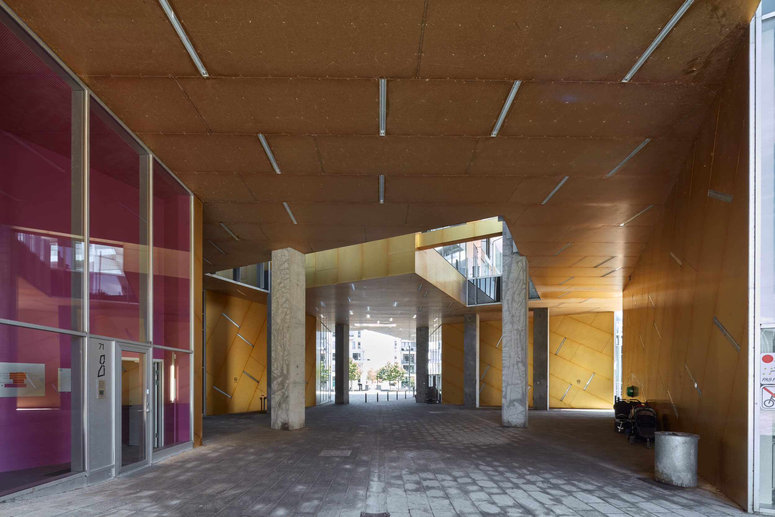8 Taller – 8 House