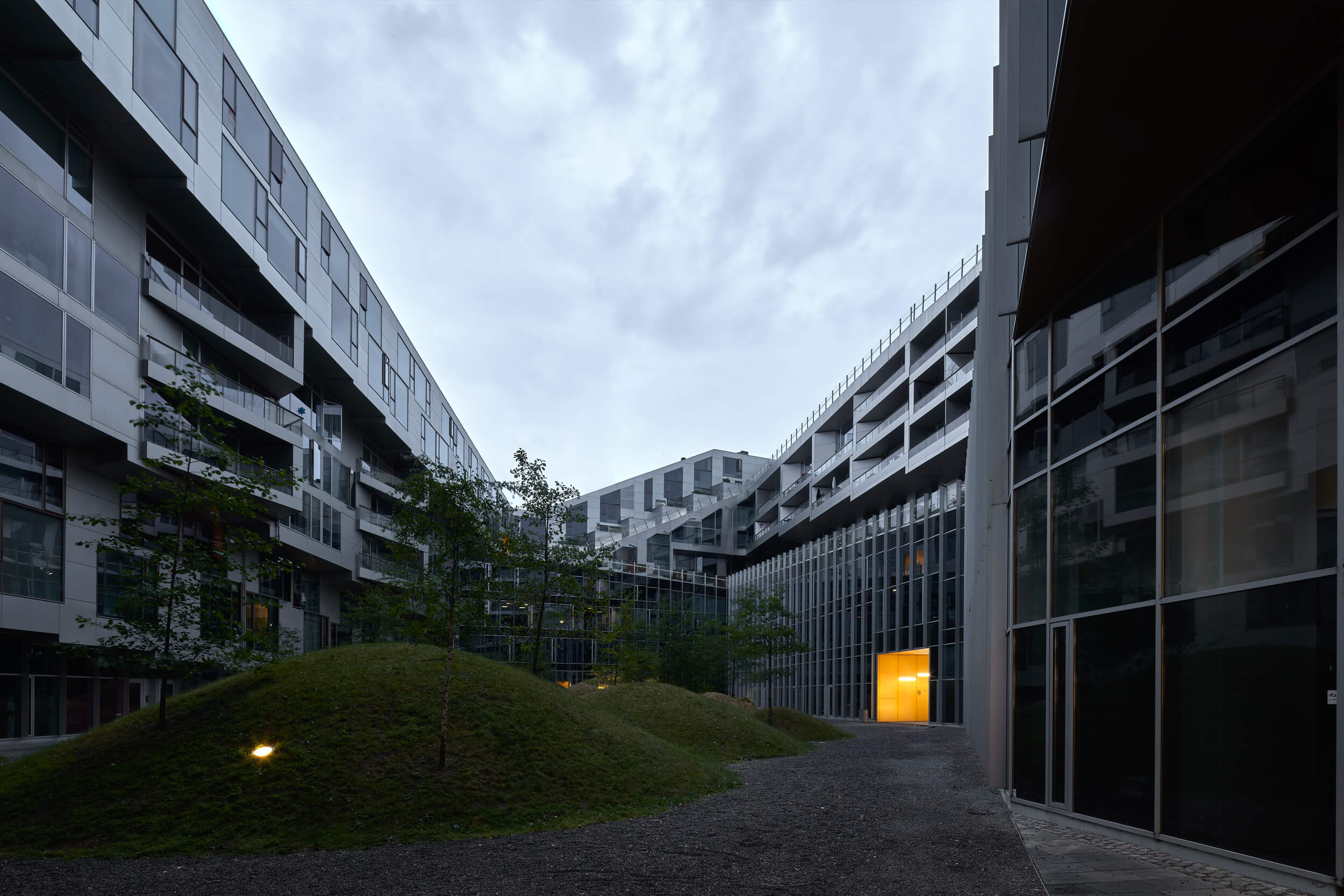 8 Taller – 8 House