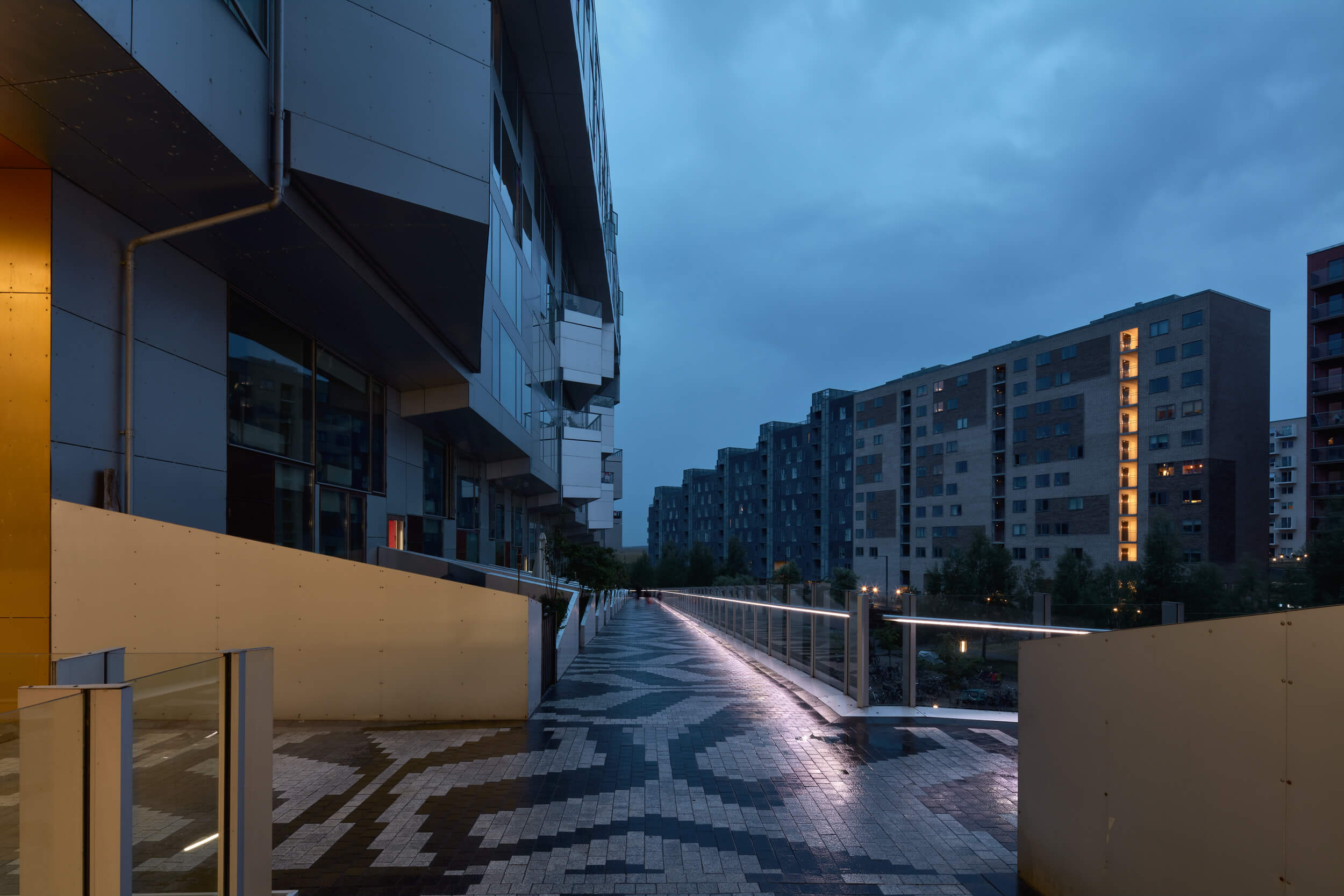 8 Taller – 8 House