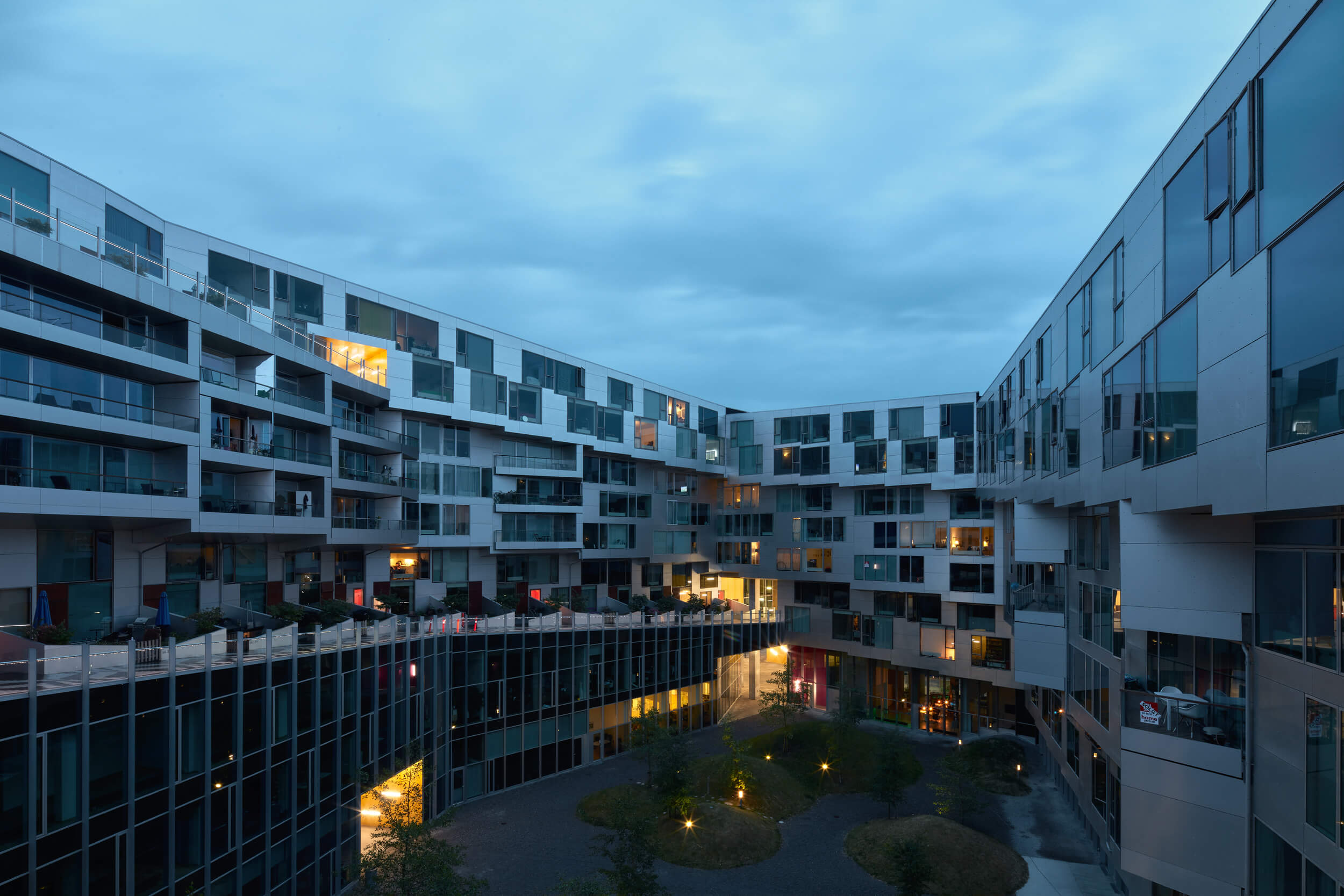 8 Taller – 8 House