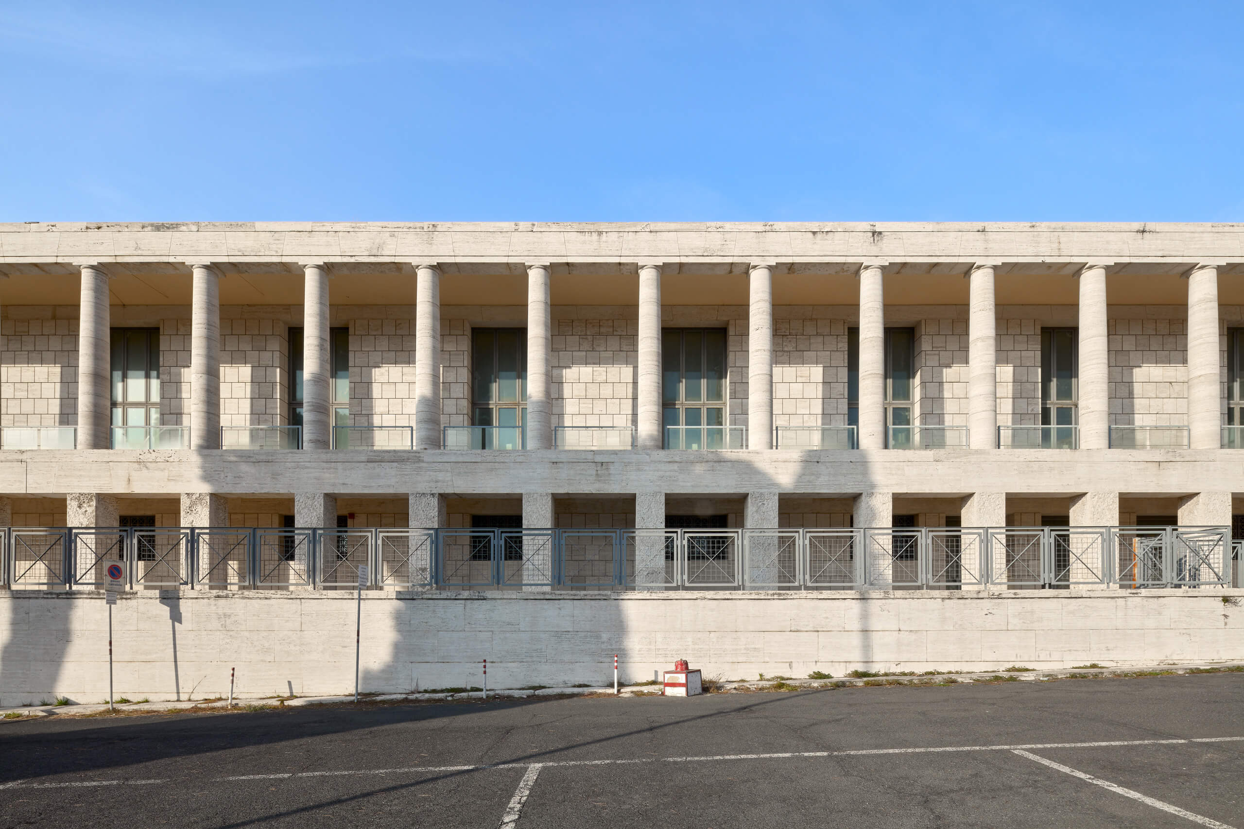 Federico_Covre_Palazzo-dellArchivio-dello-Stato_Mario-De-Renzi_Figini_Pollini_EUR_Roma_IT_2017_02 Federico_Covre_Palazzo-dellArchivio-dello-Stato_Mario-De-Renzi_Figini_Pollini_EUR_Roma_IT_2017_02
