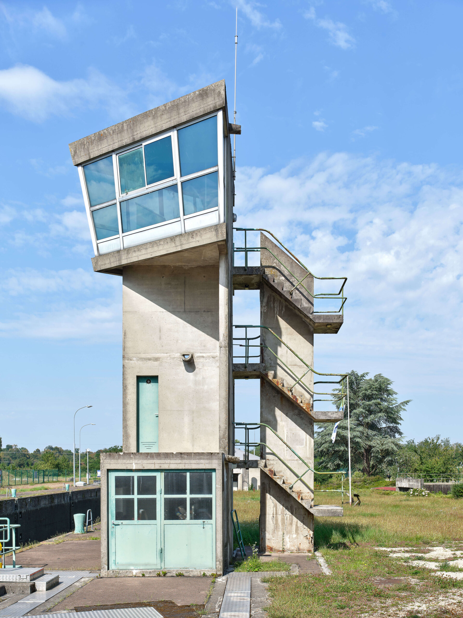 Le Corbusier – Bâtiments de l’écluse – Kembs-Niffer – France Le Corbusier – Bâtiments de l’écluse – Kembs-Niffer – France