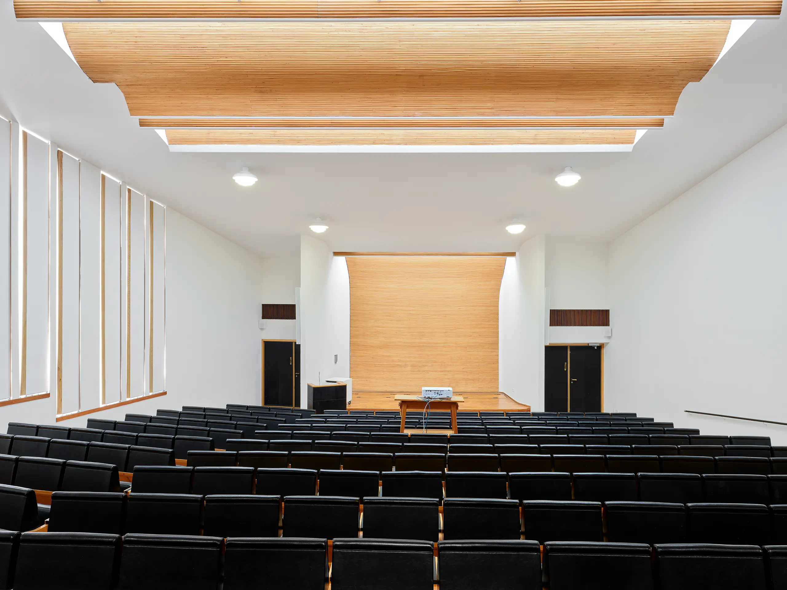 Federico-Covre_Alvar-Aalto_Kulturhaus_Wolfsburg_DE_2026_101 Kulturhaus - Wolfsburg Cultural Centre – Alvar Aalto
