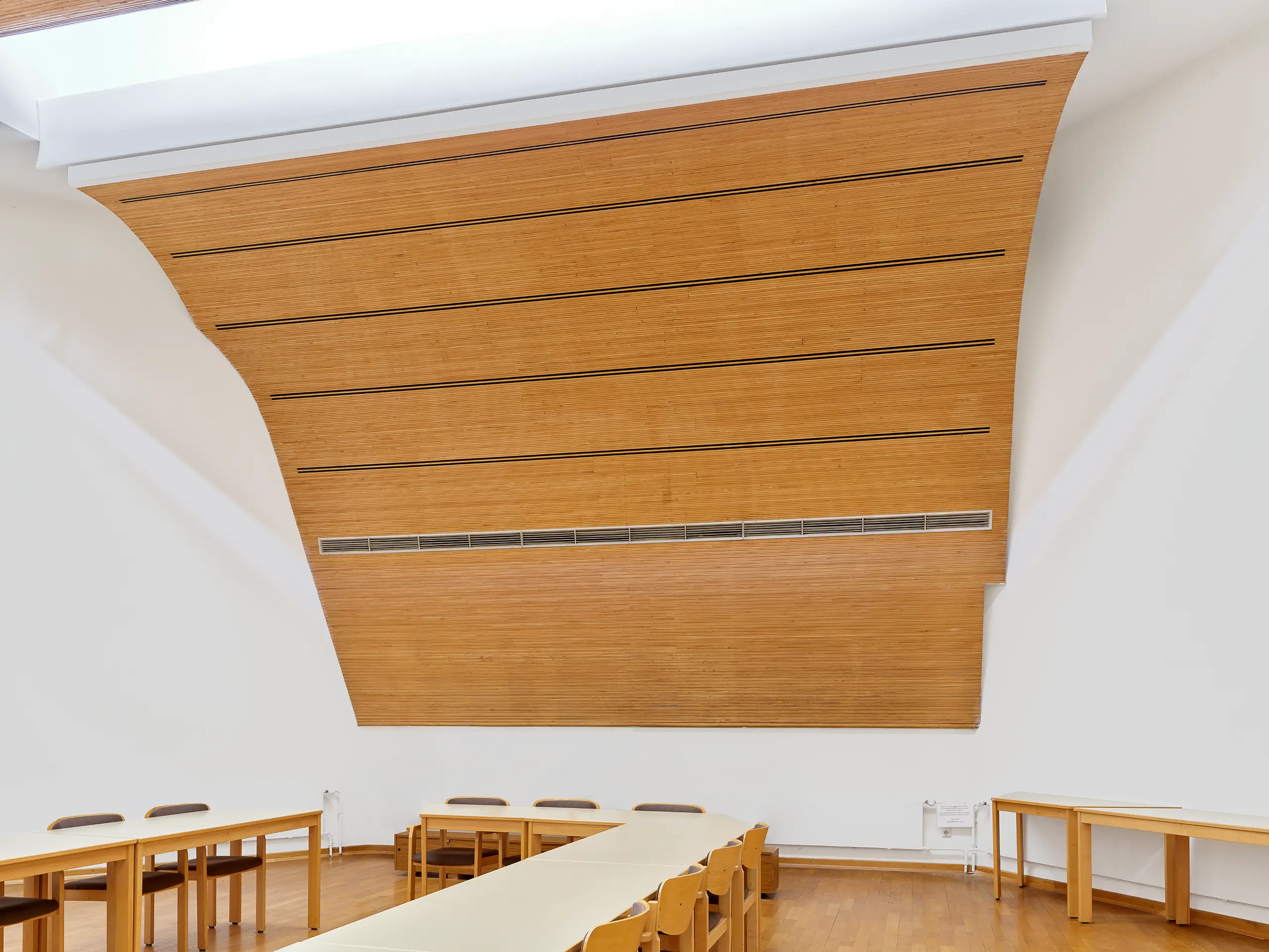 Federico-Covre_Alvar-Aalto_Kulturhaus_Wolfsburg_DE_2026_110 Kulturhaus - Wolfsburg Cultural Centre – Alvar Aalto